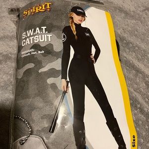 worn once for pictures while pregnant! size plus size xl